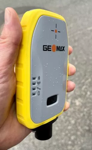 Geomax Zenith06 - pesnost 2cm, LPIS online