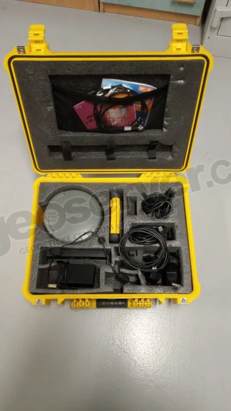 GNSS S-82 2013 + záznamník se SurvCE